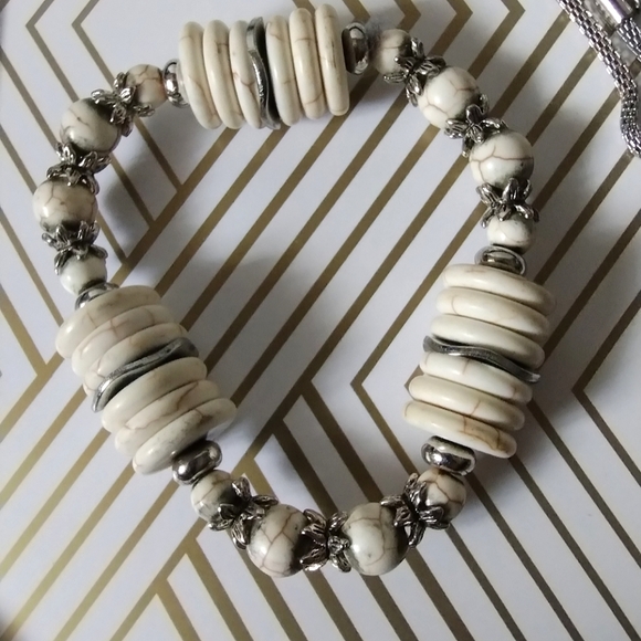 Long Marbled Necklace and Bracelet Set - Picture 9 of 14